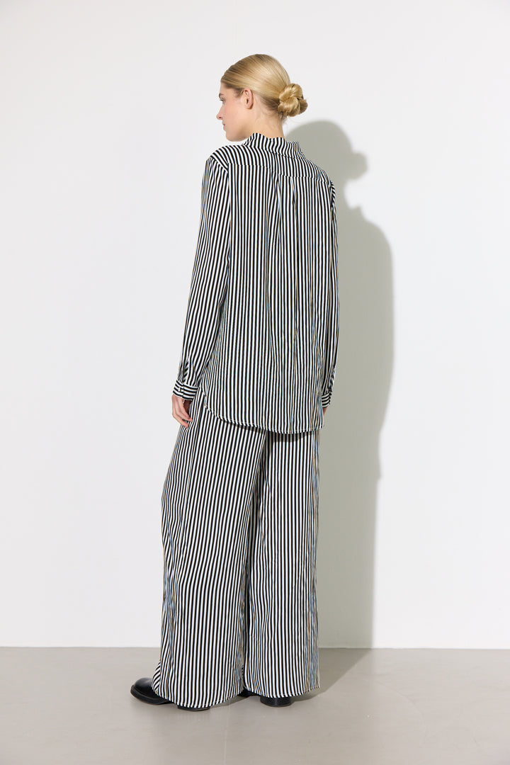 HUNKØN Vicky Shirt Skjorter Black Striped