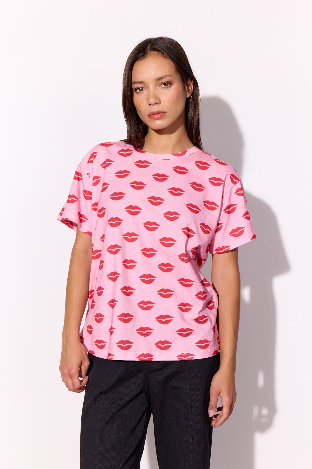 HUNKØN Lips T-shirt T-shirts Kiss Me Art Print
