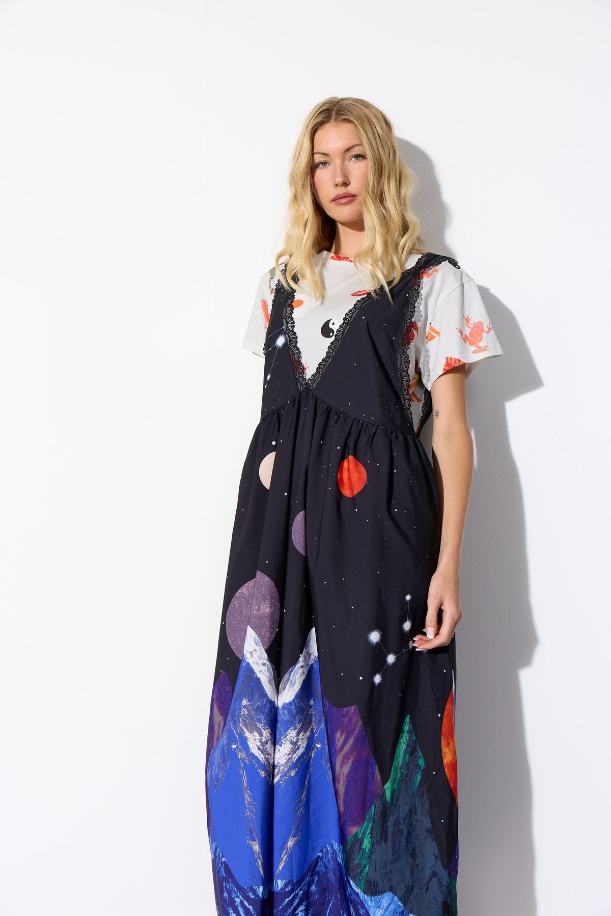 HUNKØN Nora Dress Kjoler Outer Space Art Print